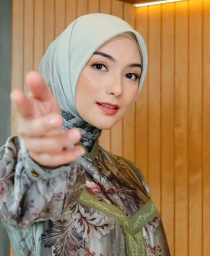 Trend Warna Baju Lebaran 2024 Wanita